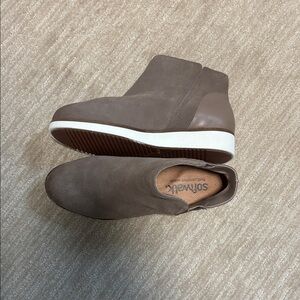 SoftWalk Women's Brown Ankle Booties
